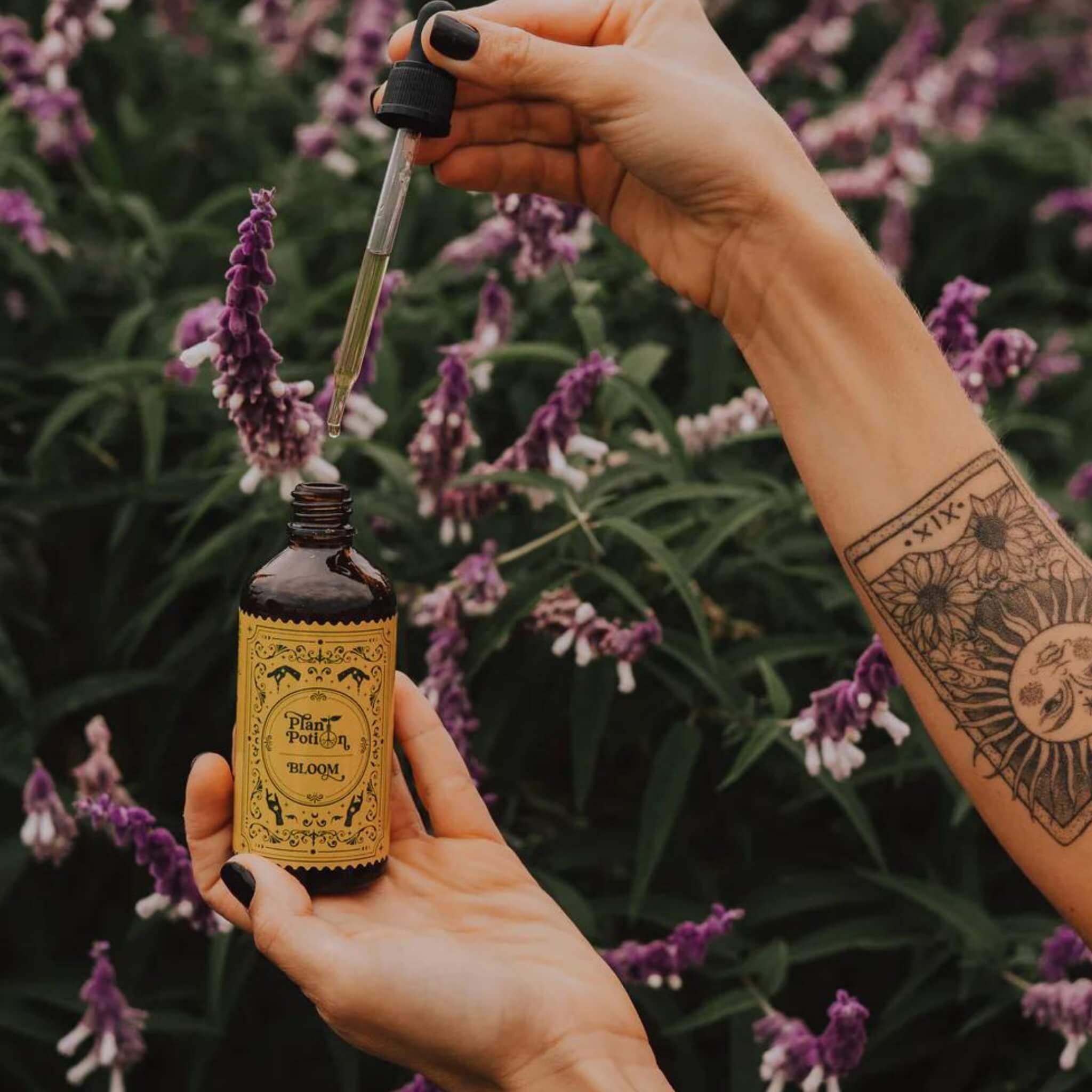 100ml Bloom flowering plant fertiliser with precision dropper